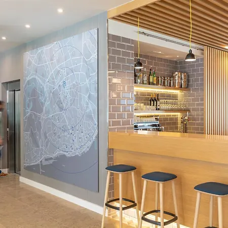 Express - - Plaza Saldanha By Ihg מלון