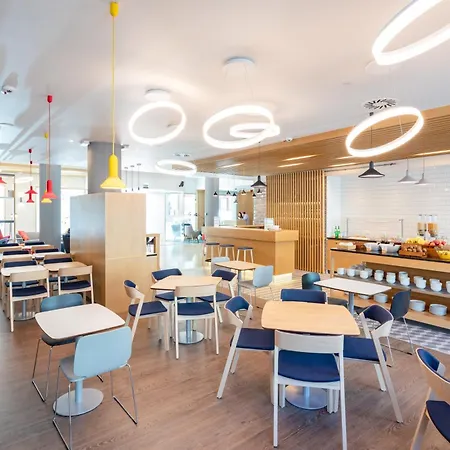 Express - - Plaza Saldanha By Ihg מלון